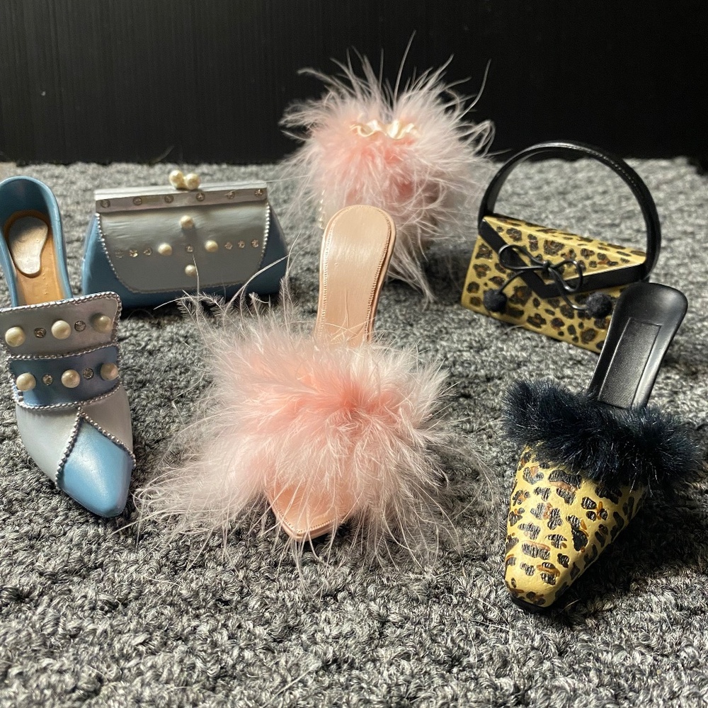 Vintage Avon miniature shoe and handbag collection